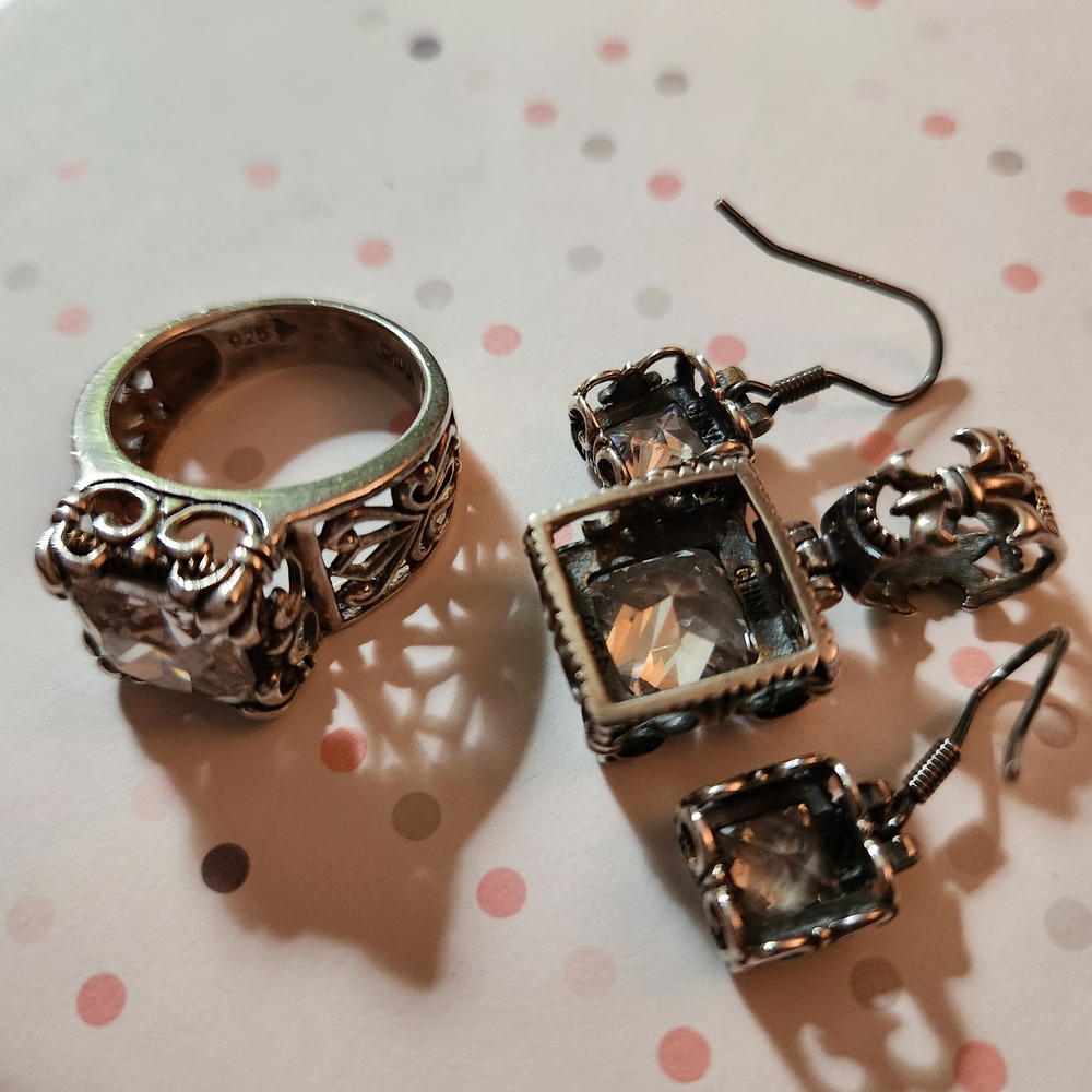 Retired Silpada Uptown Silver Square Pendant Necklace Set